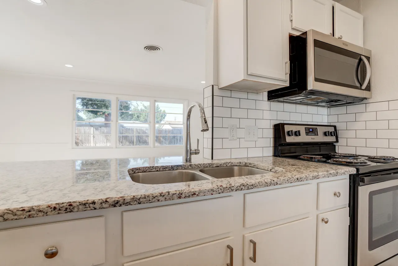 Photo 17 — 4008 26th Street, Lubbock, TX 79410