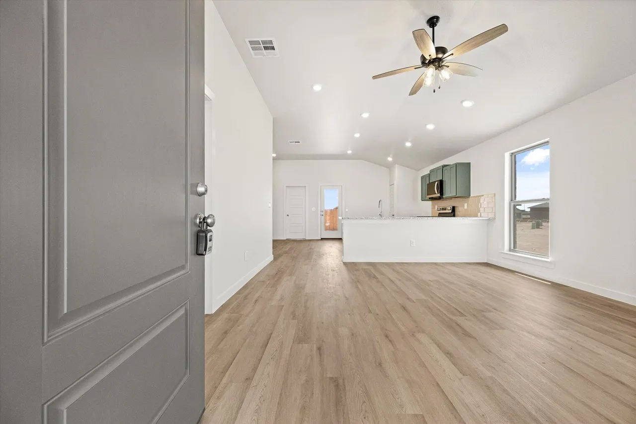 Photo 4 — 5615 Smith Street, Lubbock, TX 79416