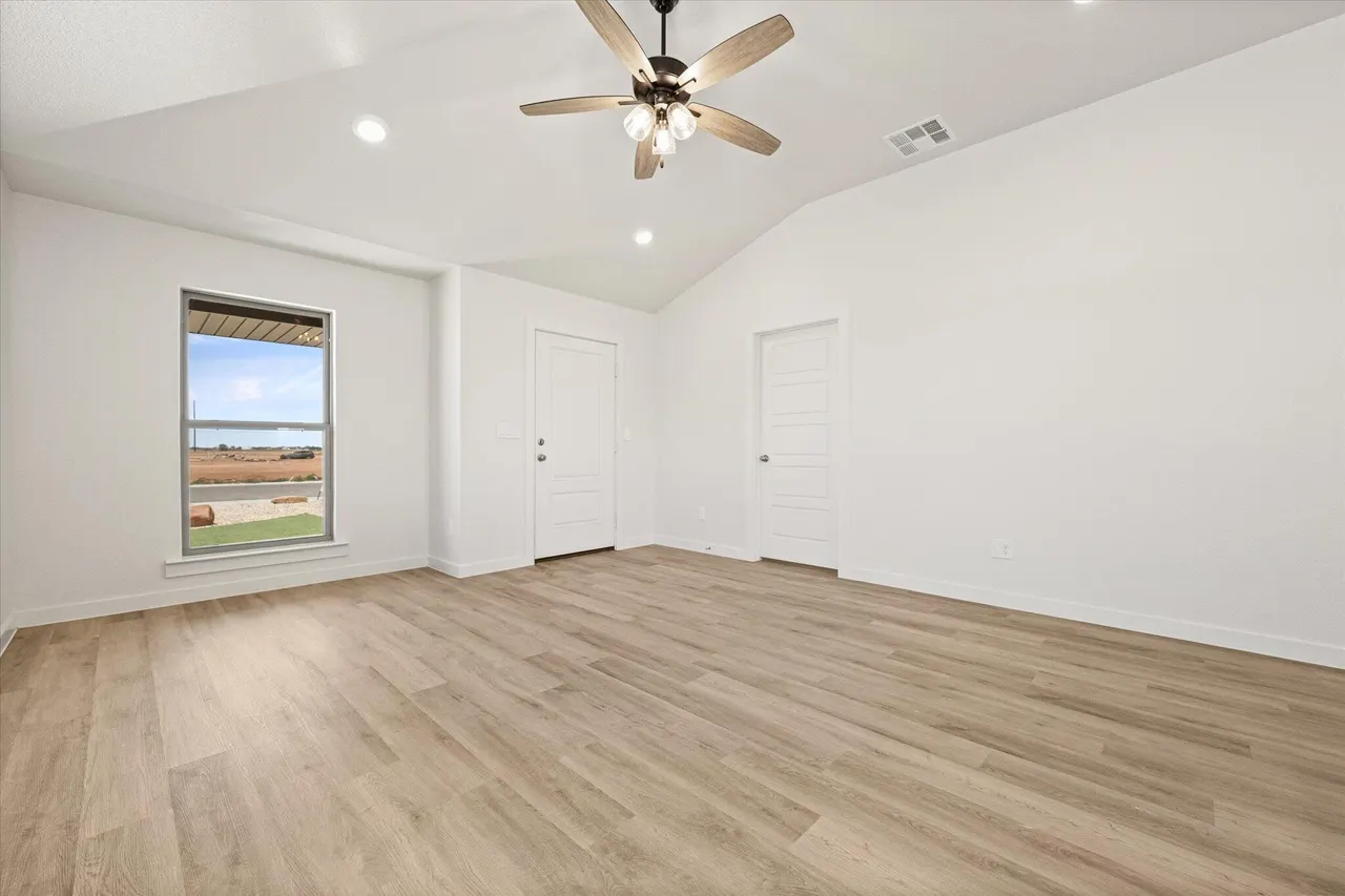 Photo 8 — 5615 Smith Street, Lubbock, TX 79416