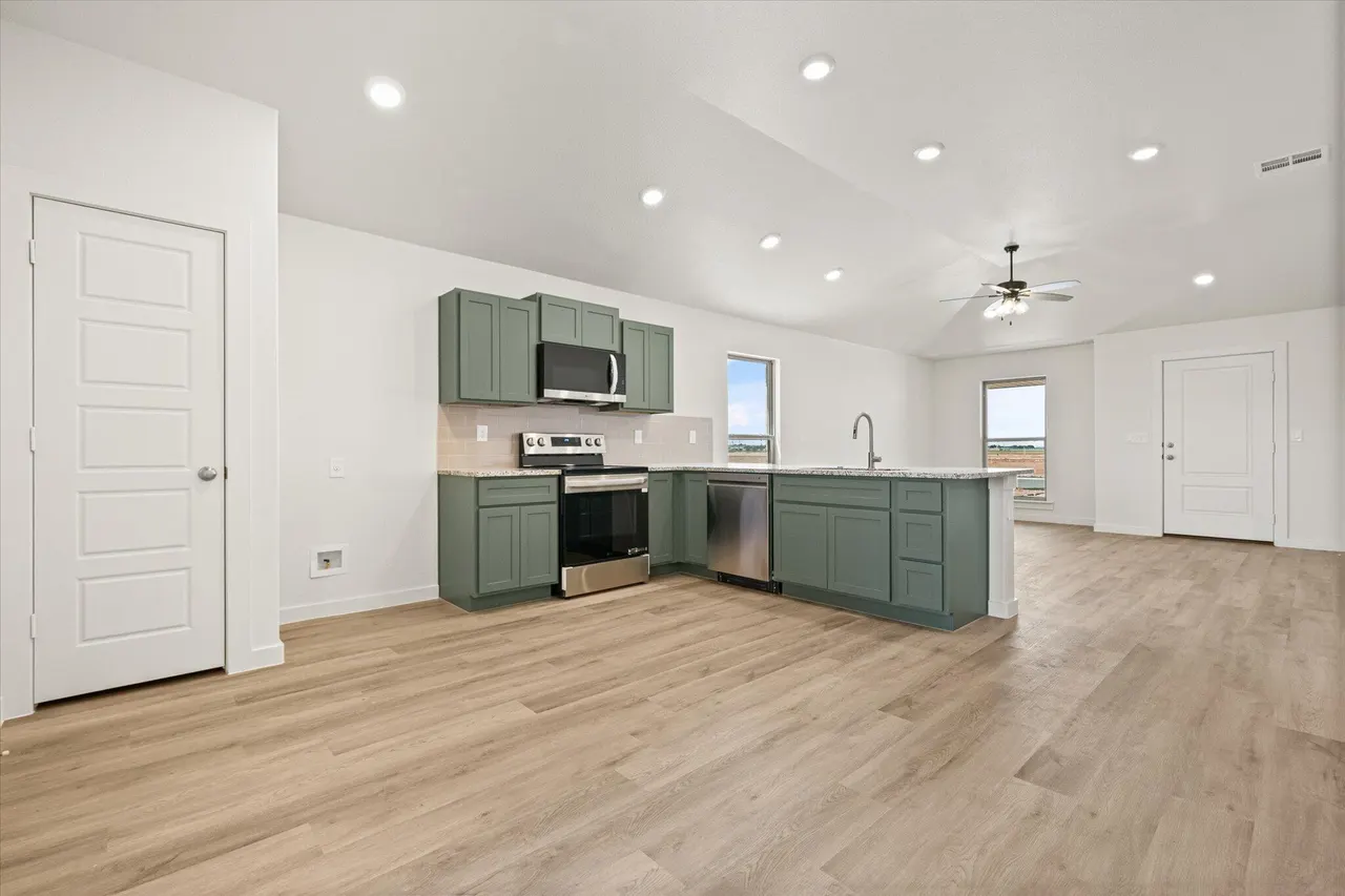 Photo 13 — 5615 Smith Street, Lubbock, TX 79416