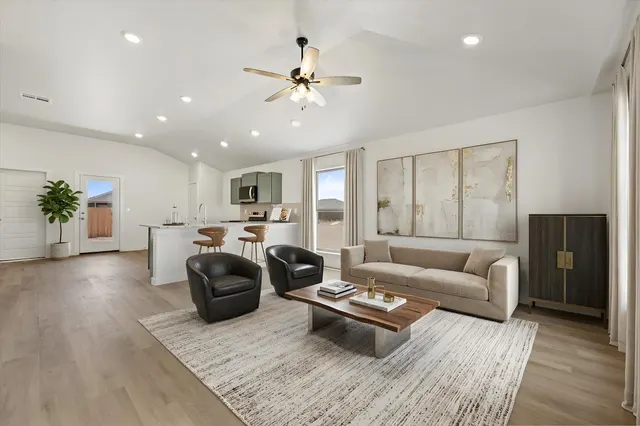 Photo 5 — 5615 Smith Street, Lubbock, TX 79416