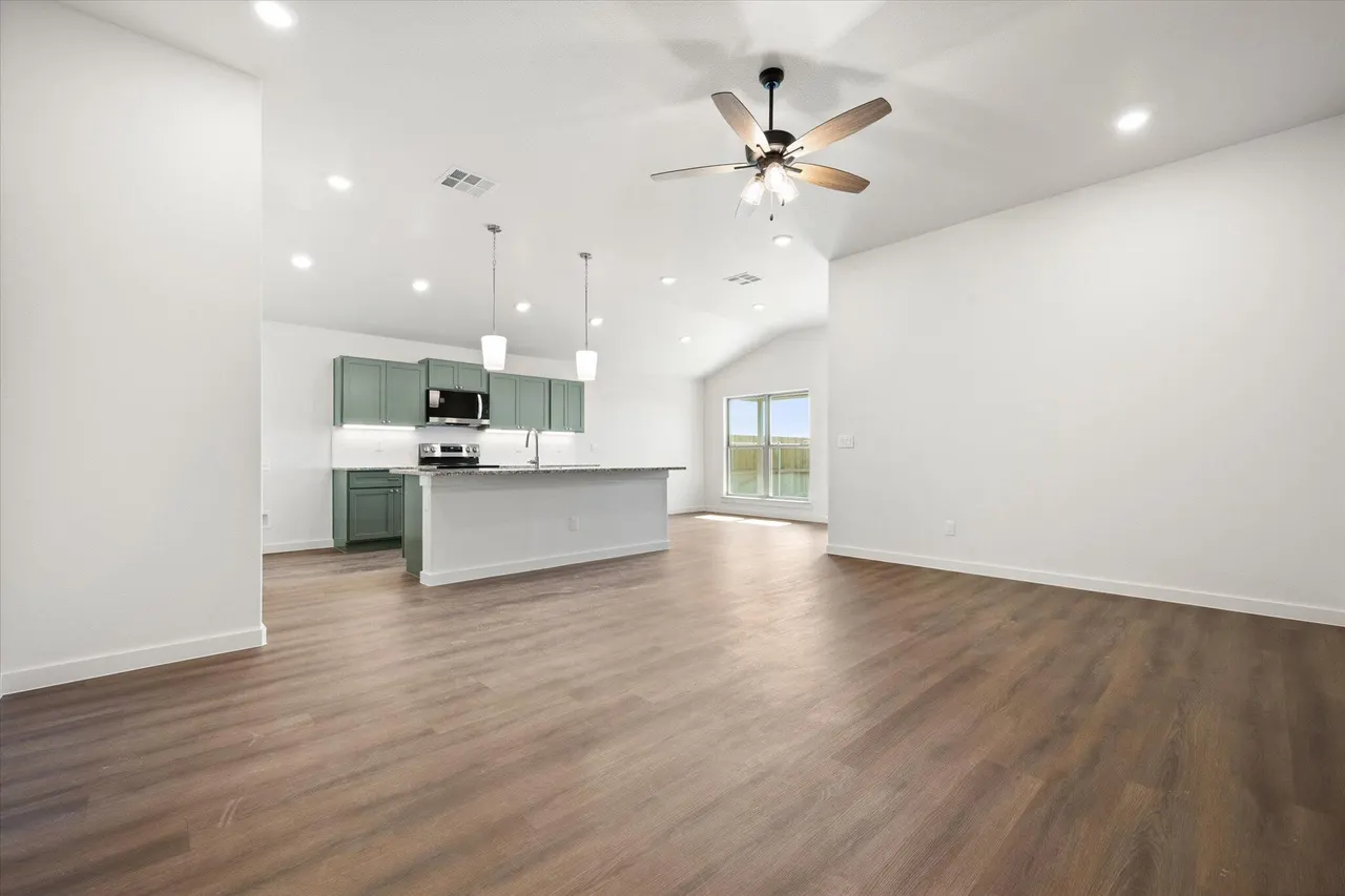 Photo 5 — 2404 Helena Avenue, Lubbock, TX 79407