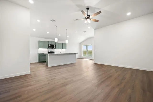 Photo 5 — 2404 Helena Avenue, Lubbock, TX 79407