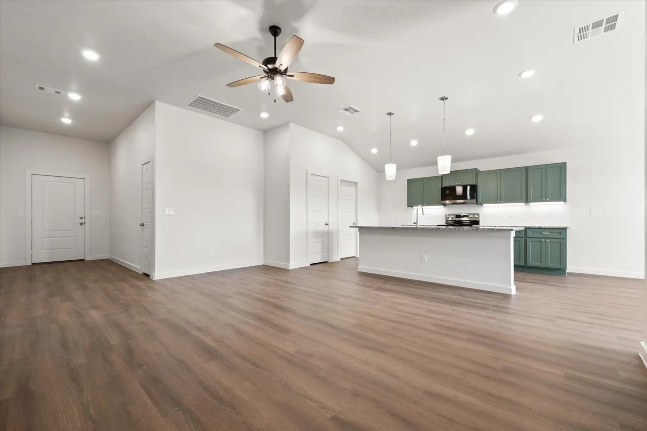 Photo 9 — 2404 Helena Avenue, Lubbock, TX 79407