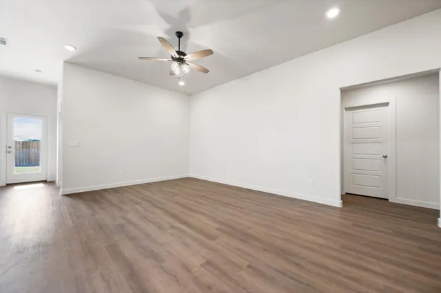 Photo 7 — 2404 Helena Avenue, Lubbock, TX 79407