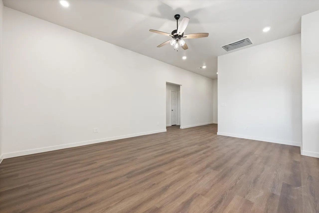 Photo 8 — 2404 Helena Avenue, Lubbock, TX 79407