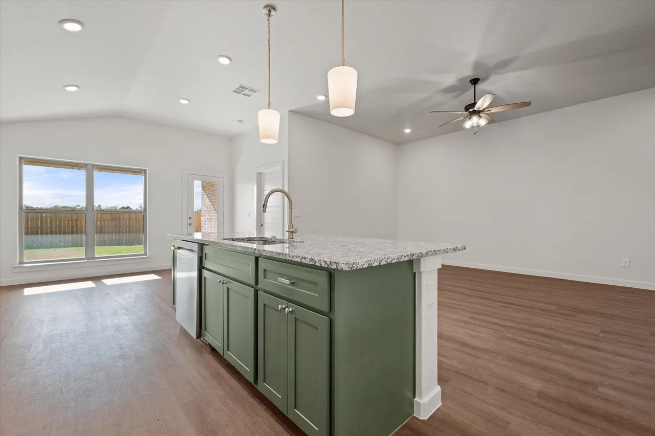 Photo 14 — 2404 Helena Avenue, Lubbock, TX 79407