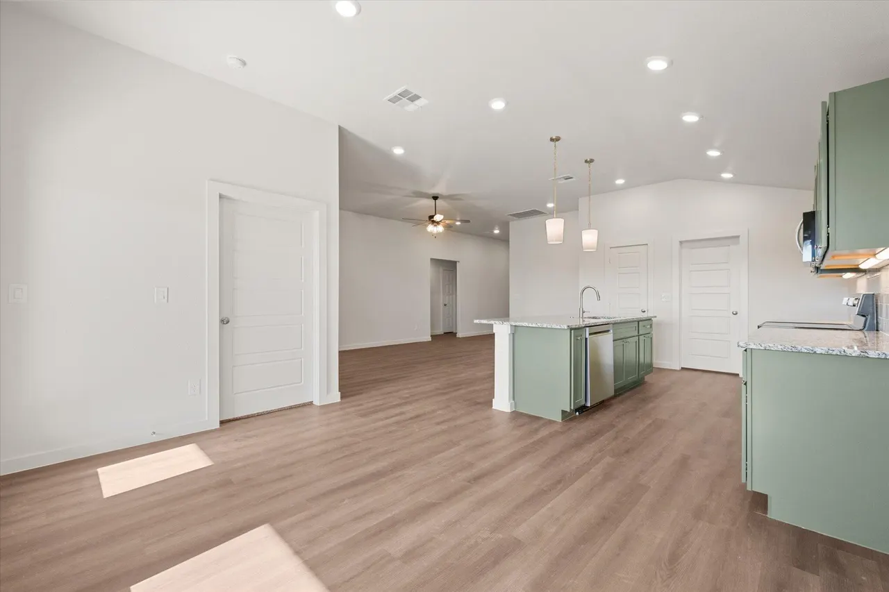 Photo 16 — 2404 Helena Avenue, Lubbock, TX 79407
