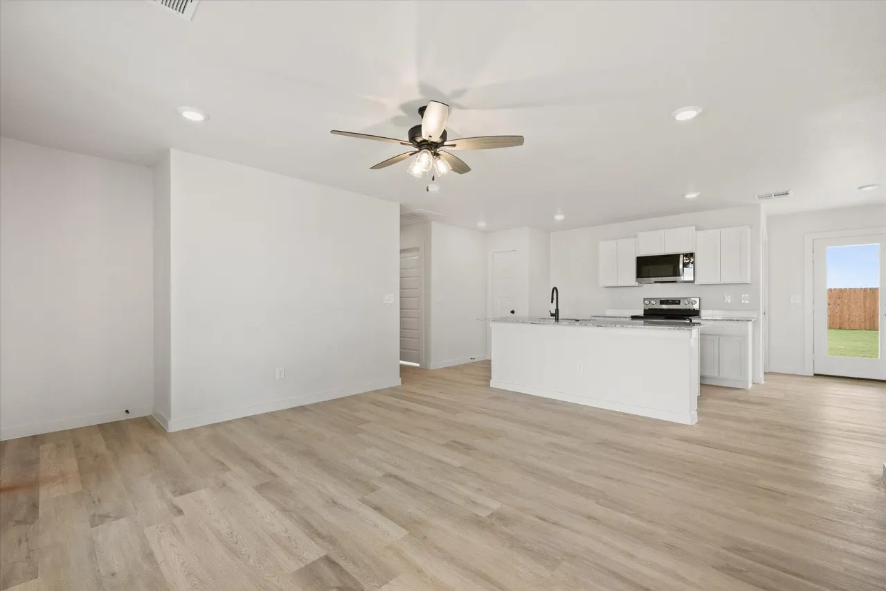 Photo 7 — 7417 64th Street, Lubbock, TX 79407