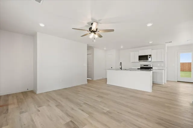 Photo 7 — 7417 64th Street, Lubbock, TX 79407