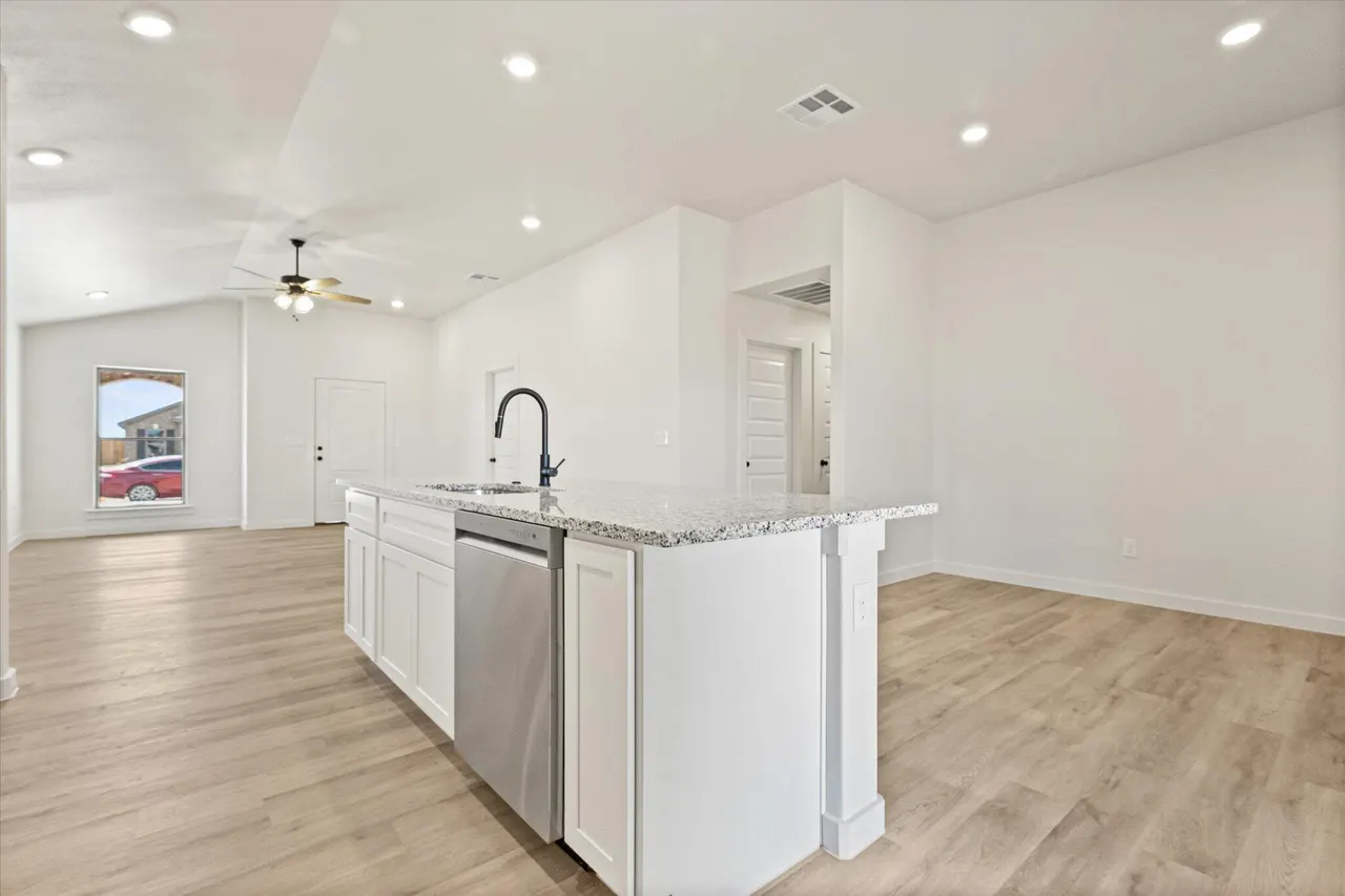 Photo 13 — 6315 Venita Avenue, Lubbock, TX 79407