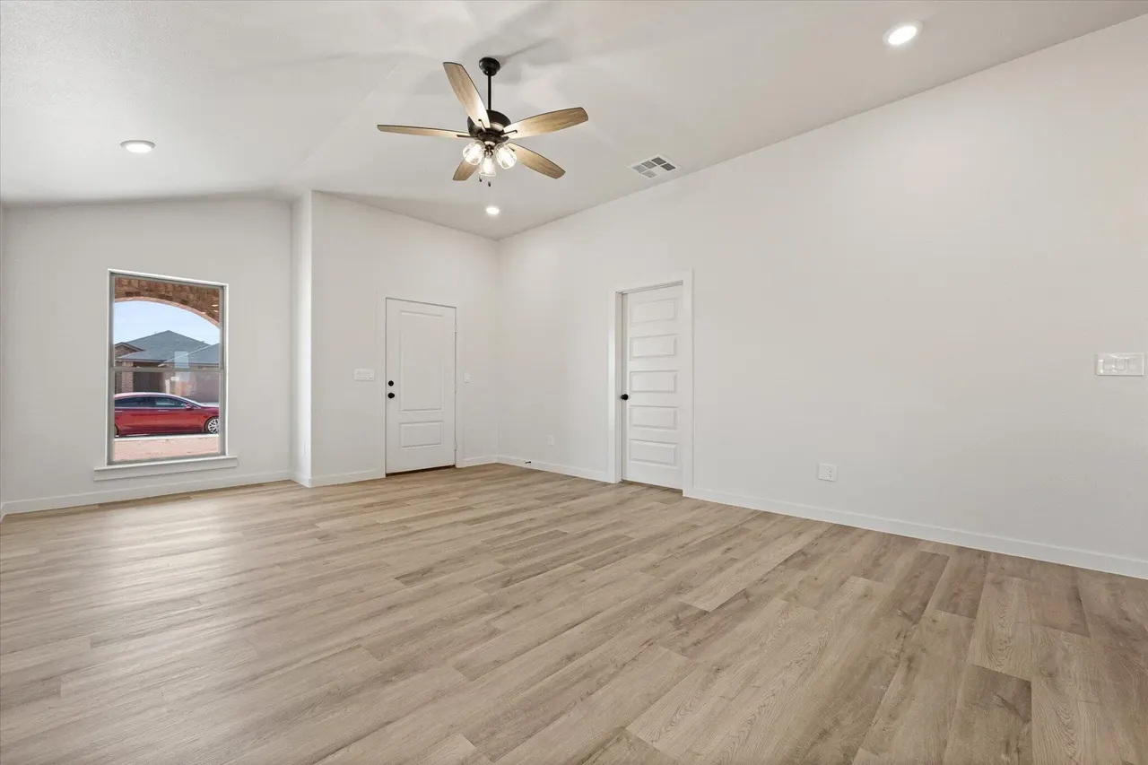 Photo 7 — 6315 Venita Avenue, Lubbock, TX 79407