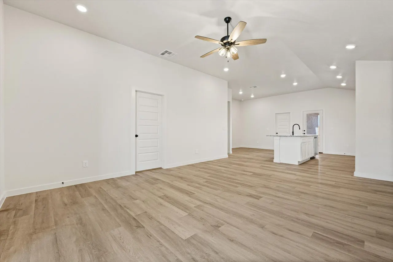 Photo 6 — 6315 Venita Avenue, Lubbock, TX 79407