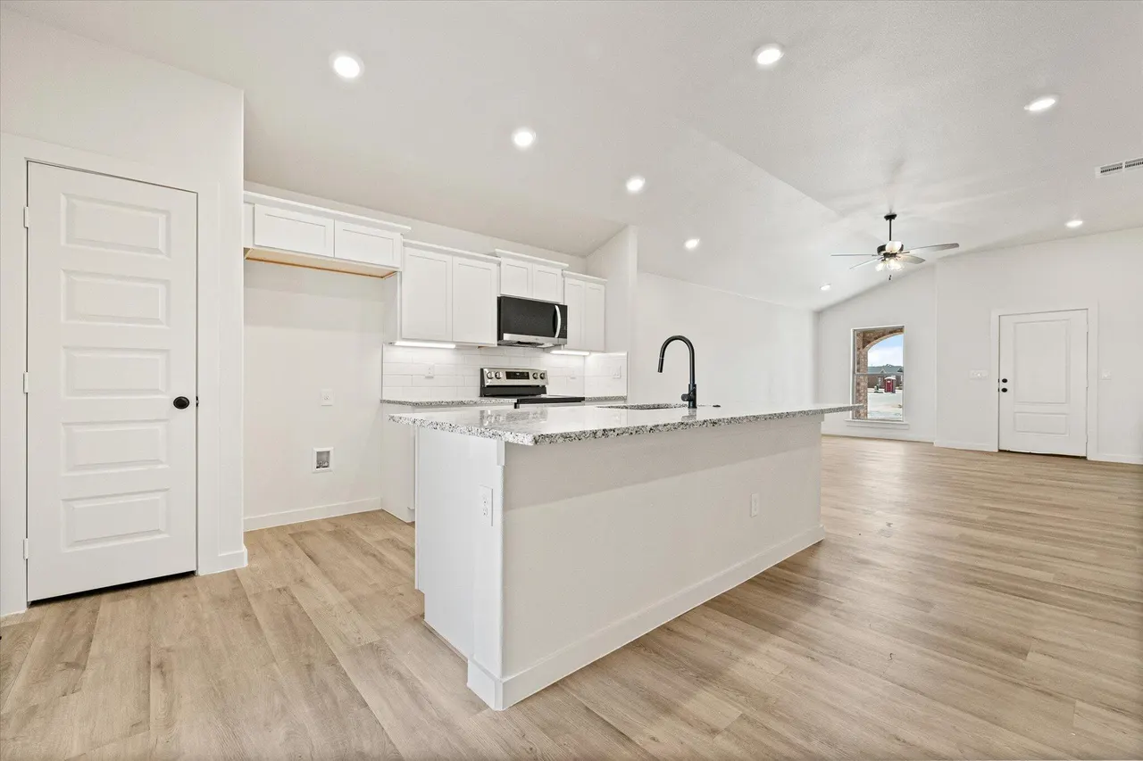 Photo 11 — 6315 Venita Avenue, Lubbock, TX 79407