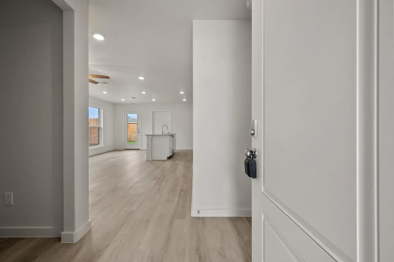 Photo 3 — 8325 24th Street, Lubbock, TX 79407