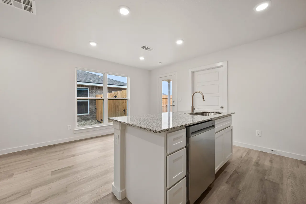 Photo 14 — 8325 24th Street, Lubbock, TX 79407