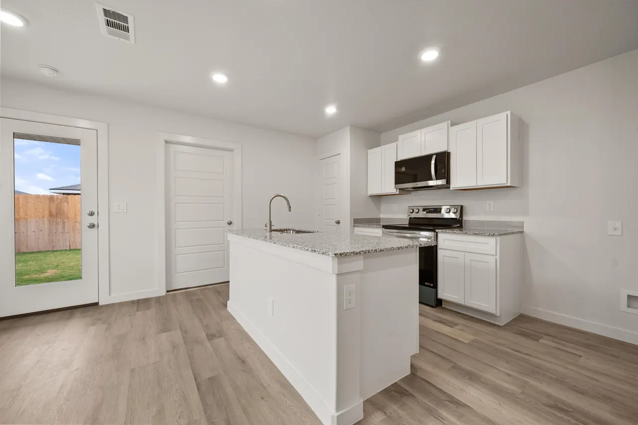 Photo 15 — 8325 24th Street, Lubbock, TX 79407