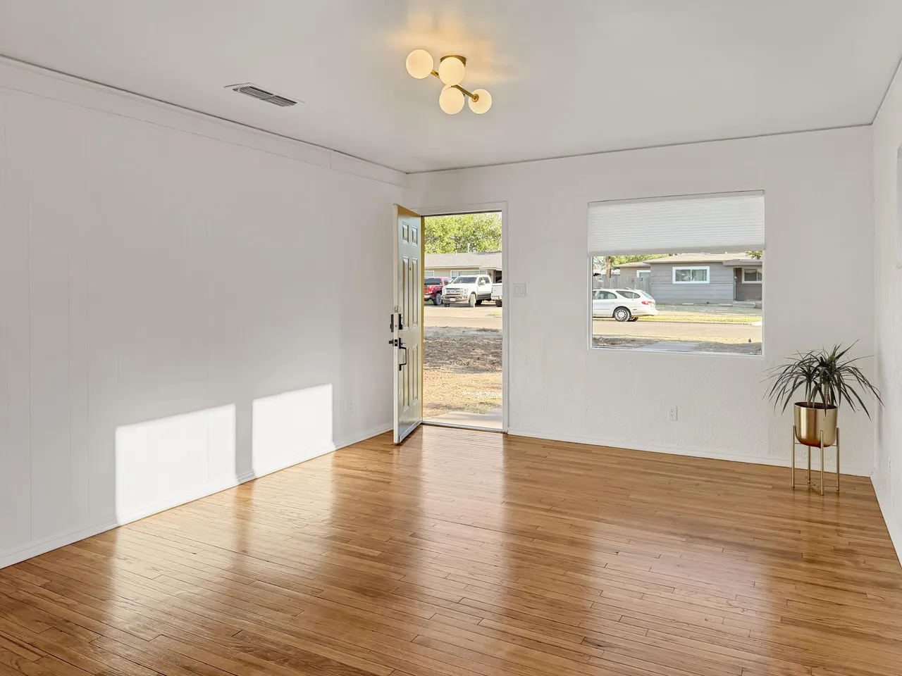 Photo 5 — 3720 32nd Street, Lubbock, TX 79410