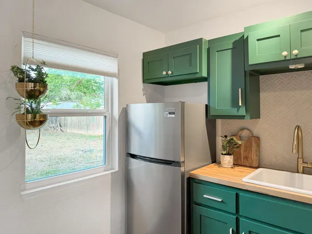 Photo 7 — 3720 32nd Street, Lubbock, TX 79410