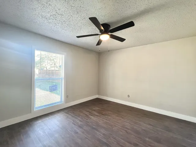 Photo 8 — 2620 25th Street, Lubbock, TX 79410