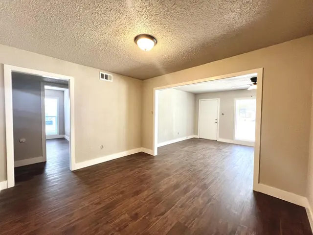 Photo 5 — 2620 25th Street, Lubbock, TX 79410