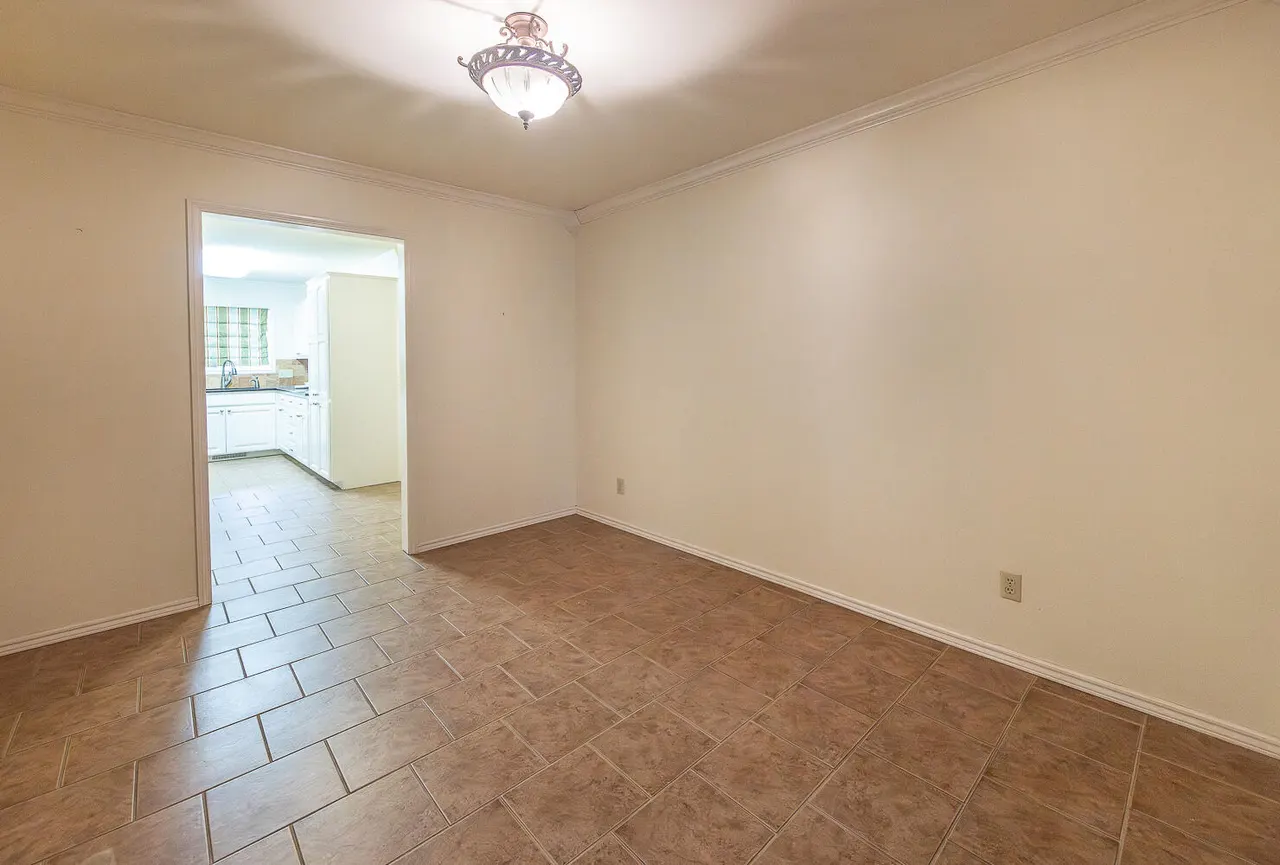 Photo 11 — 7002 Miami Avenue, Lubbock, TX 79413