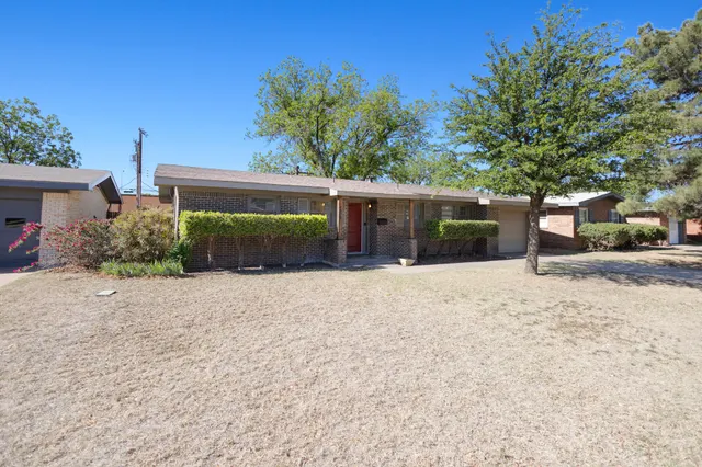 Photo 2 — 4917 49th Street, Lubbock, TX 79414
