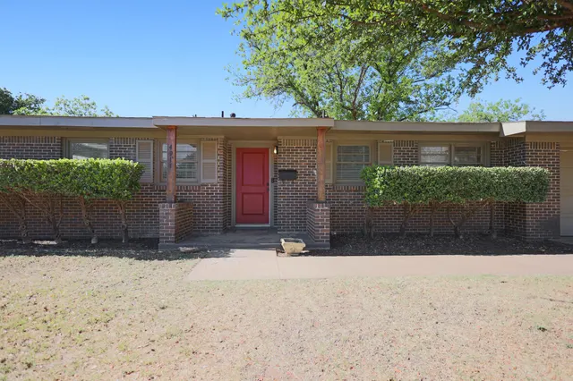 Photo 4 — 4917 49th Street, Lubbock, TX 79414