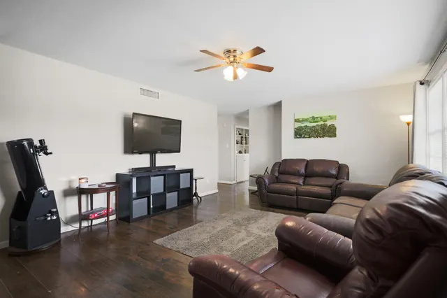 Photo 8 — 4917 49th Street, Lubbock, TX 79414