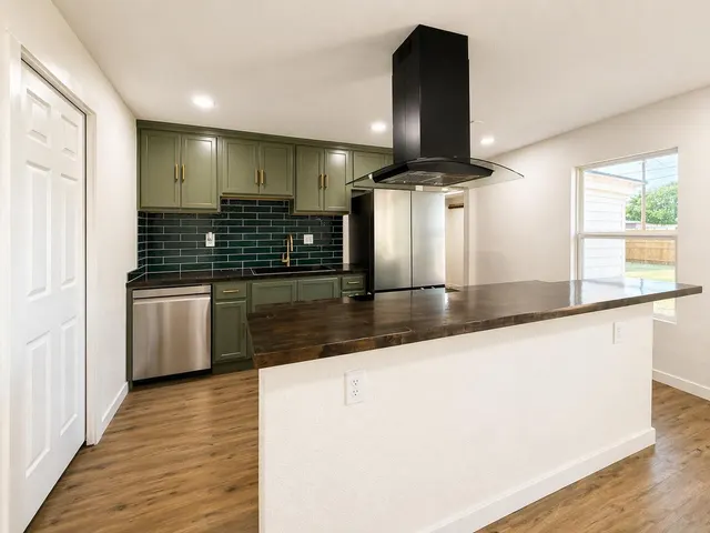 Photo 5 — 2316 48th Street, Lubbock, TX 79412