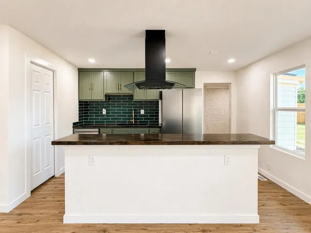 Photo 4 — 2316 48th Street, Lubbock, TX 79412