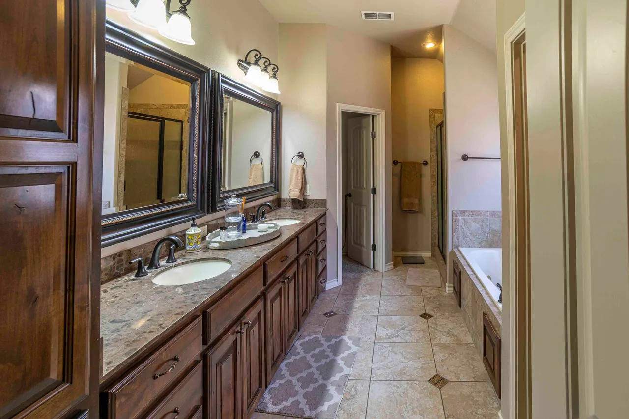 Photo 14 — 3807 105th Street, Lubbock, TX 79423