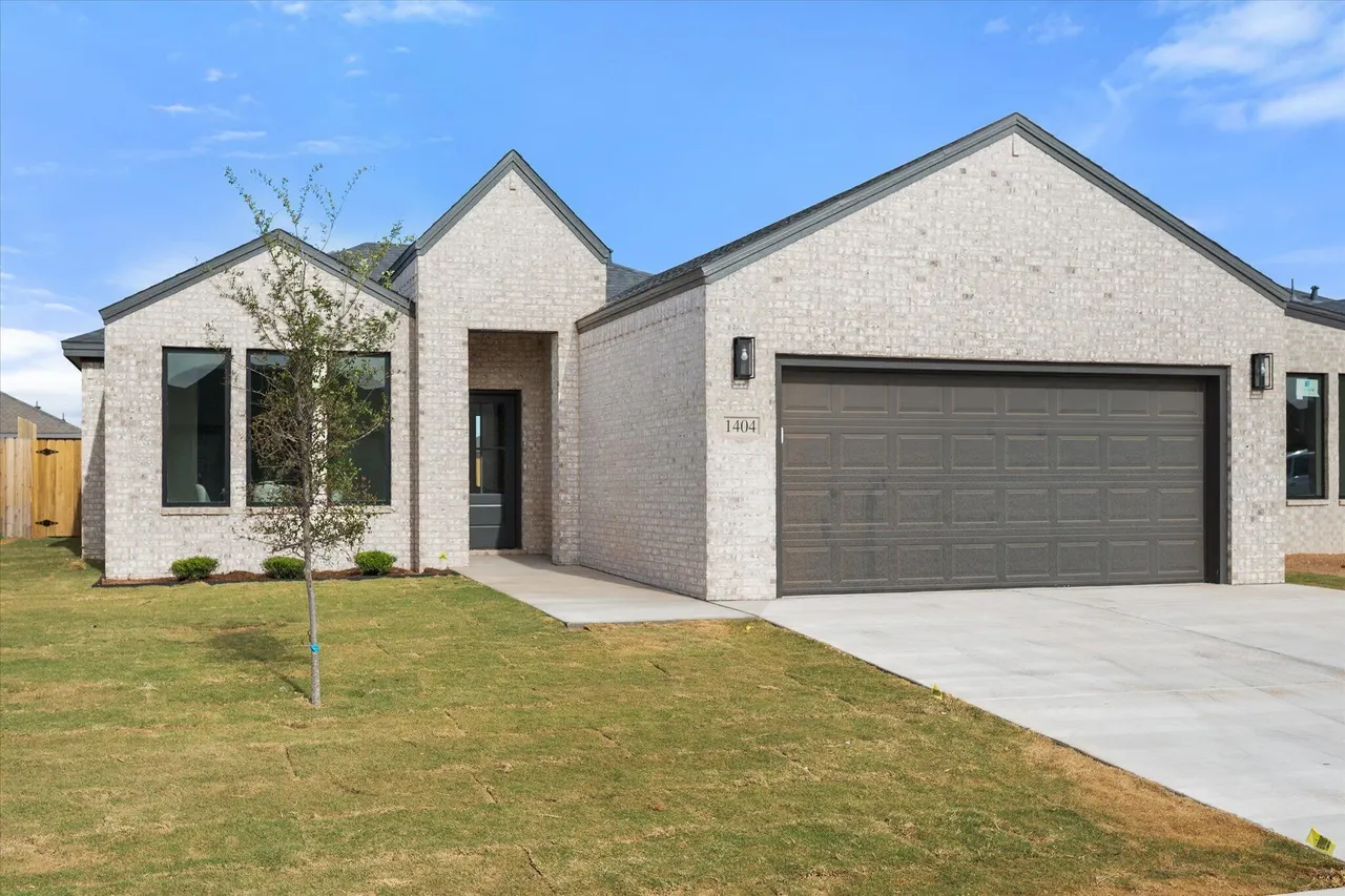 Photo 2 — 1404 Farmhouse Avenue, Wolfforth, TX 79382