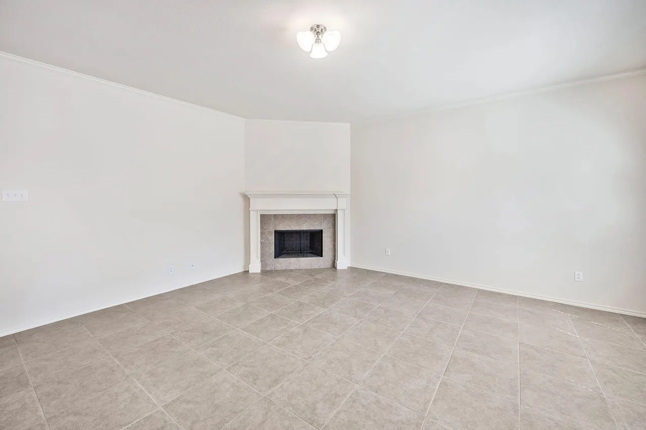 Photo 11 — 8312 Elgin Avenue, Lubbock, TX 79423