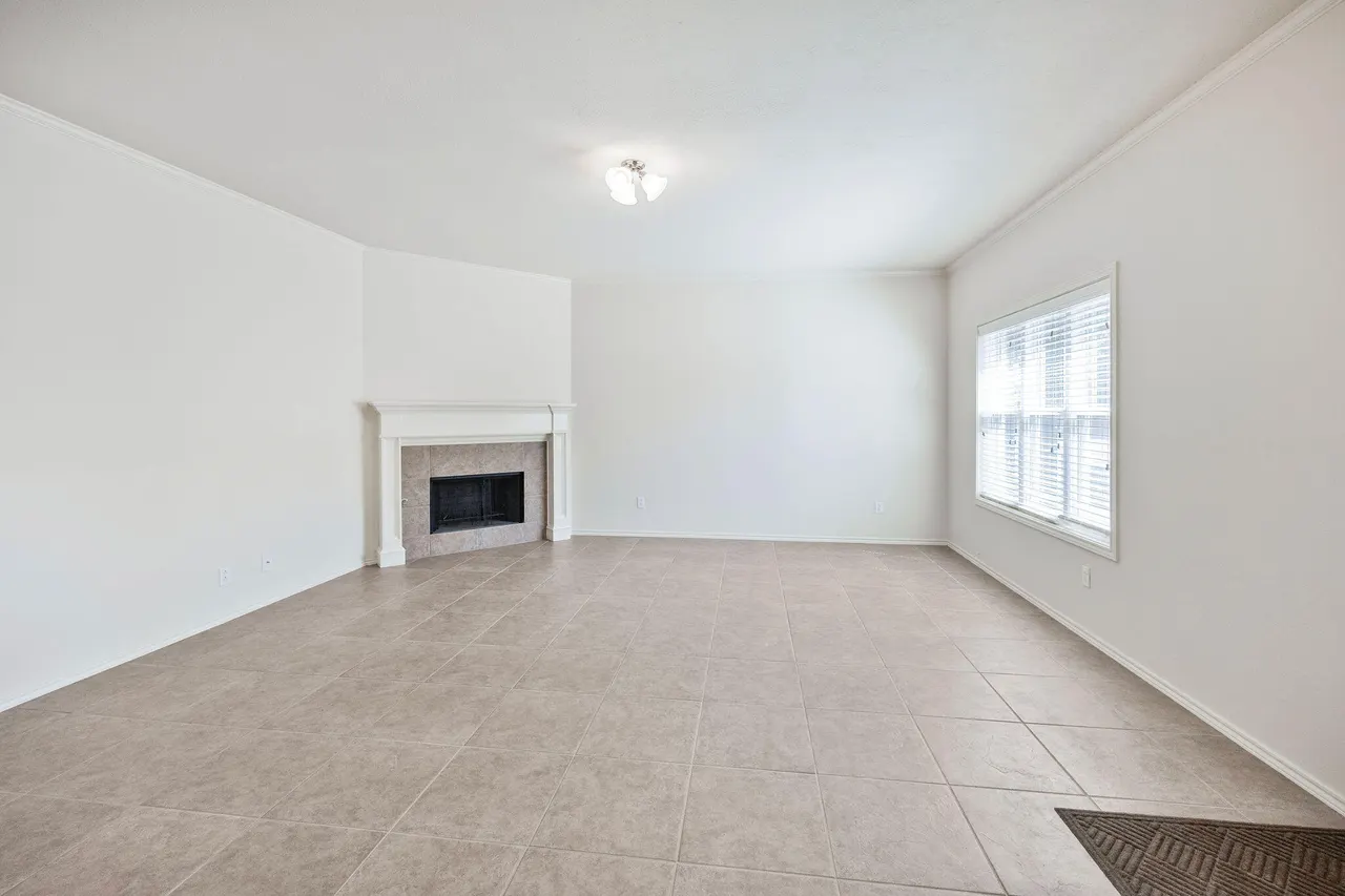 Photo 10 — 8312 Elgin Avenue, Lubbock, TX 79423