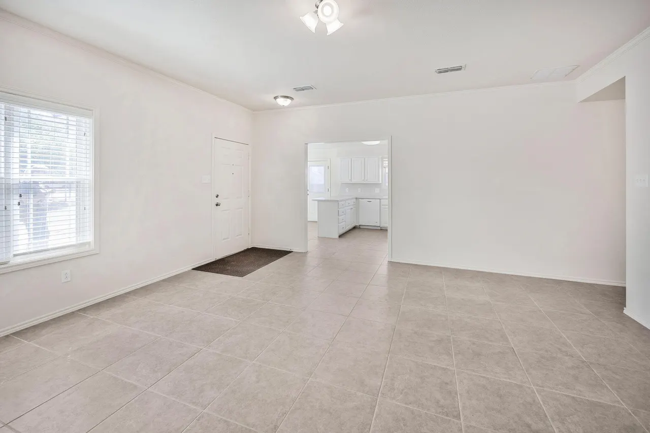 Photo 9 — 8312 Elgin Avenue, Lubbock, TX 79423