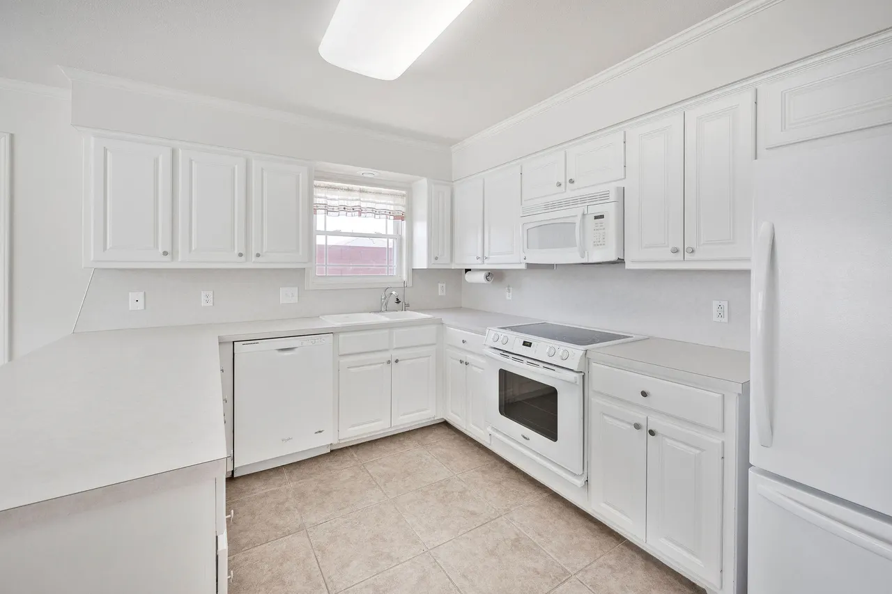 Photo 8 — 8312 Elgin Avenue, Lubbock, TX 79423