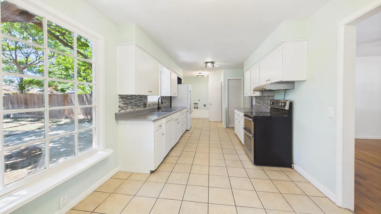 Photo 9 — 4405 47th Street, Lubbock, TX 79414