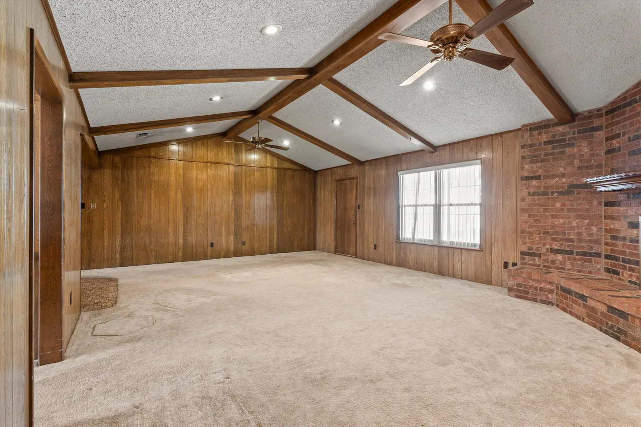 Photo 4 — 308 W 6th Street, Sundown, TX 79372