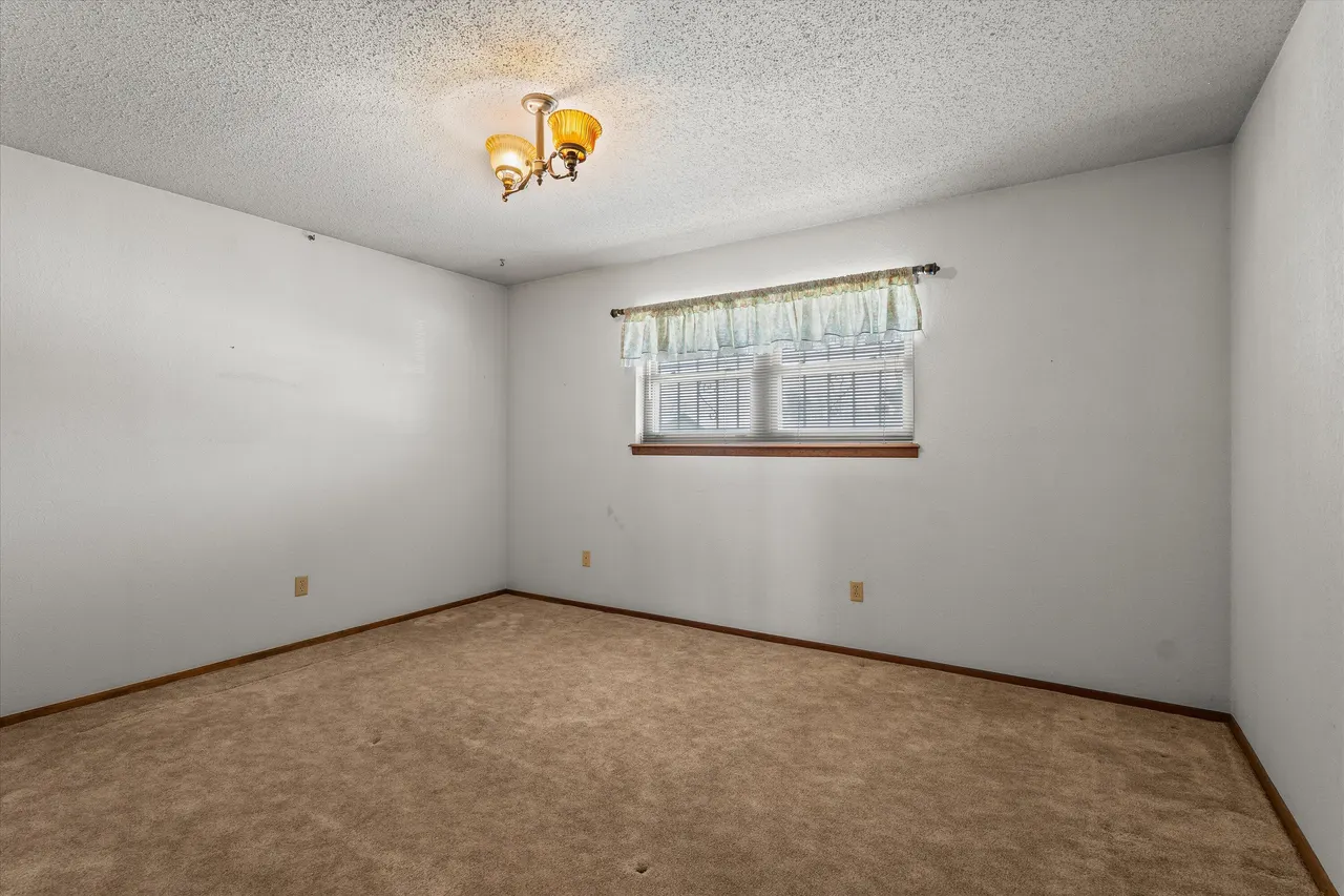 Photo 19 — 308 W 6th Street, Sundown, TX 79372