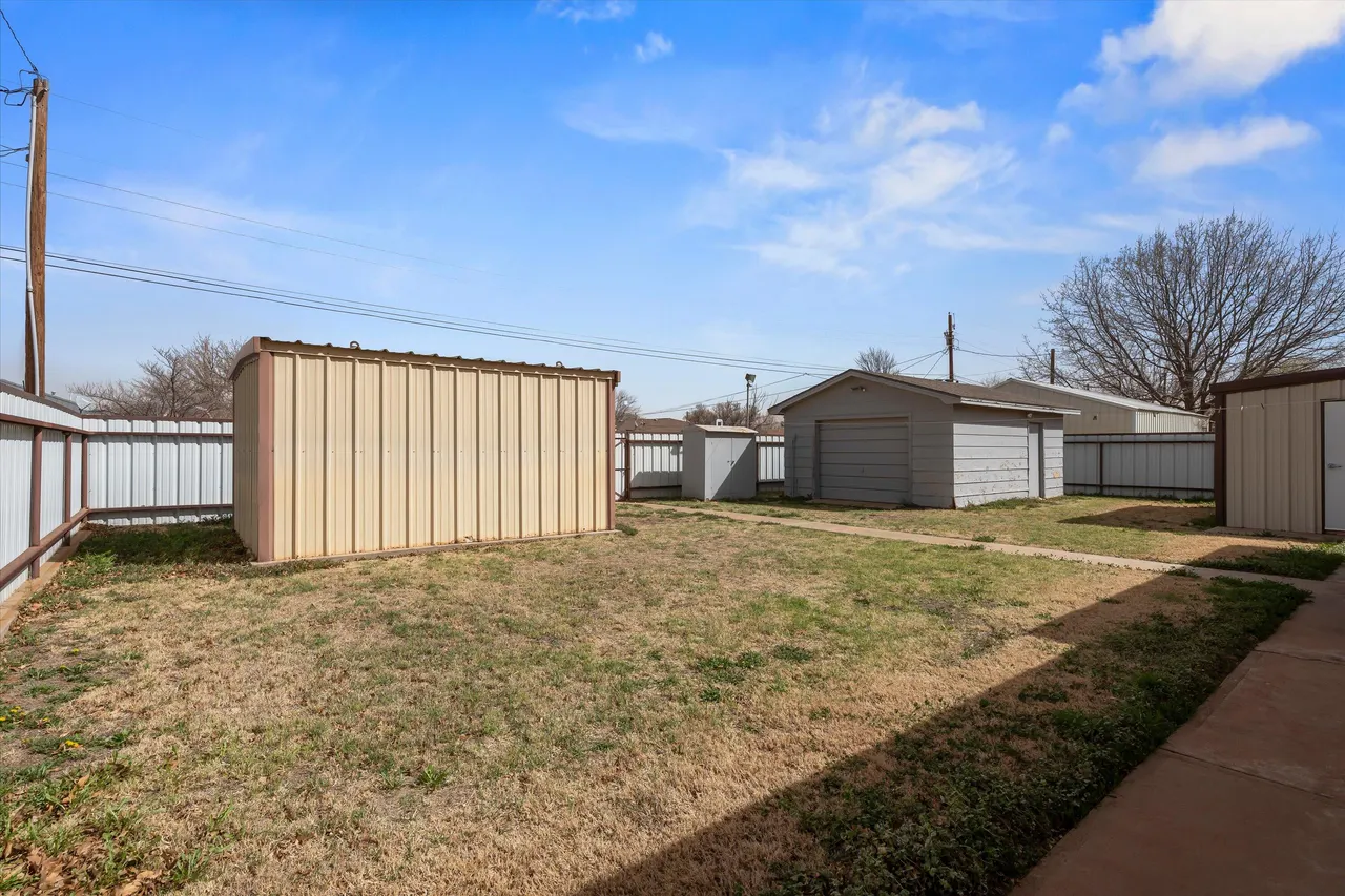 Photo 31 — 308 W 6th Street, Sundown, TX 79372