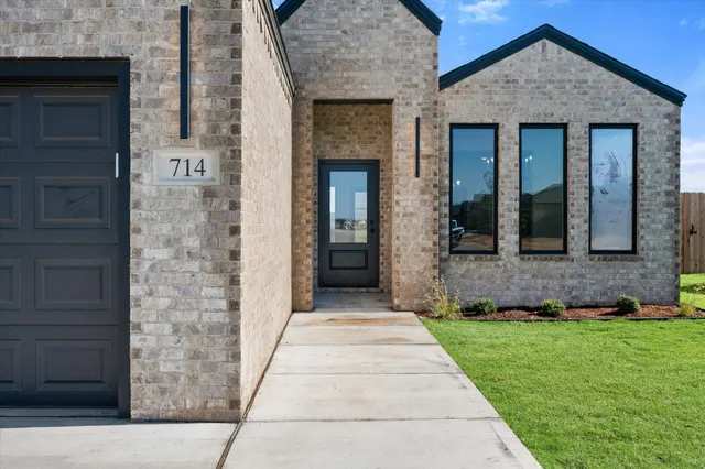 Photo 3 — 714 E 13th Street, Wolfforth, TX 79382