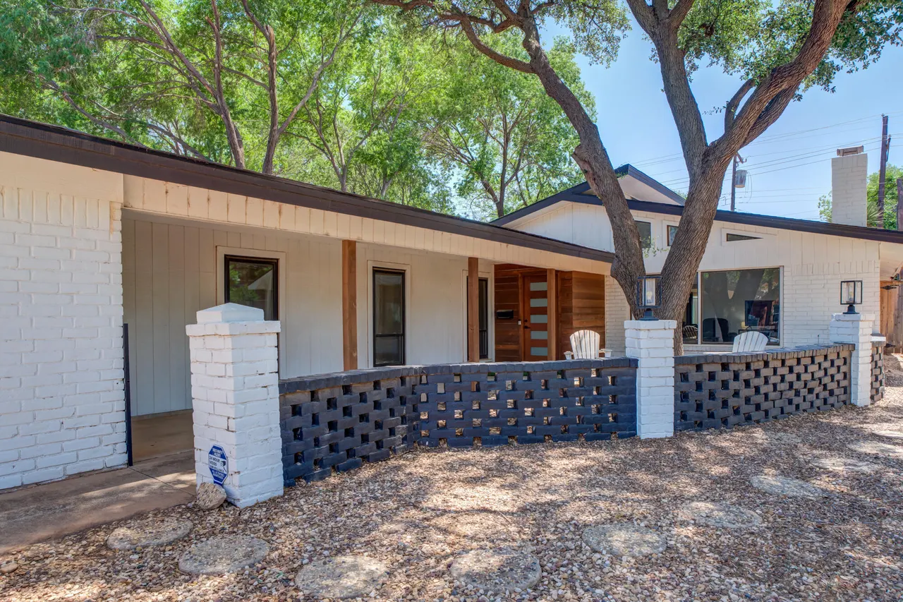 Photo 2 — 2607 20th Street, Lubbock, TX 79410
