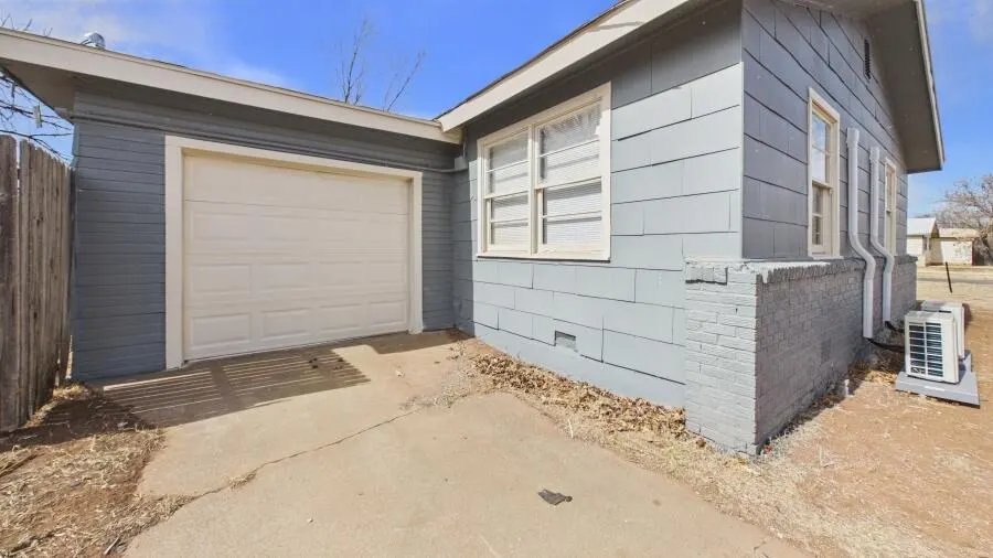 Photo 11 — 4601 43rd Street, Lubbock, TX 79414