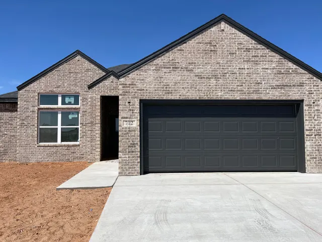 Photo 2 — 712 E 13th Street, Wolfforth, TX 79382