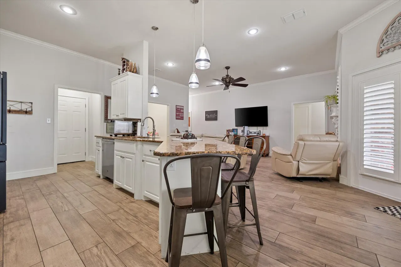 Photo 11 — 1009 Dogwood Avenue, Idalou, TX 79329