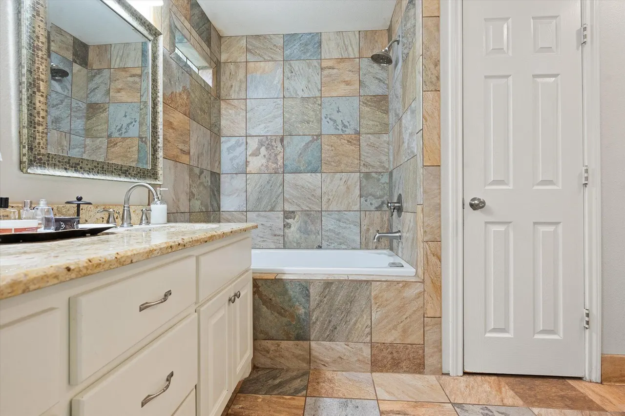 Photo 15 — 1009 Dogwood Avenue, Idalou, TX 79329