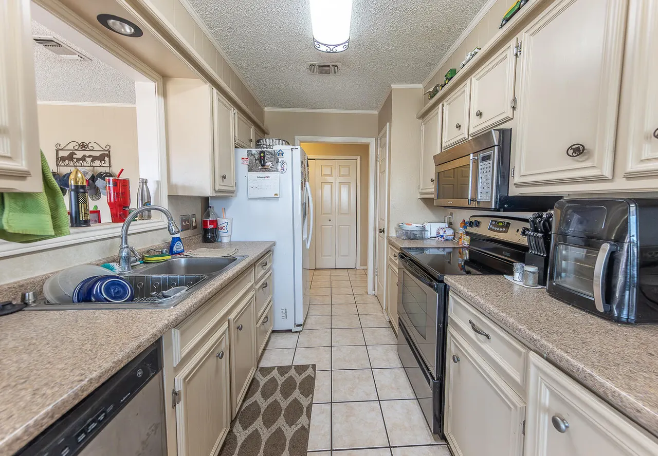 Photo 10 — 6 Ridge Road, Ransom Canyon, TX 79366
