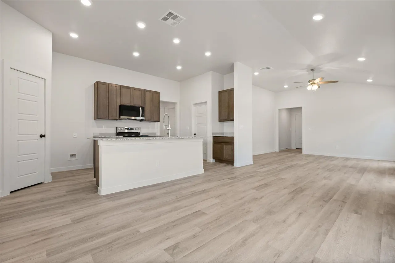 Photo 8 — 1313 Saratoga Avenue, Lubbock, TX 79416