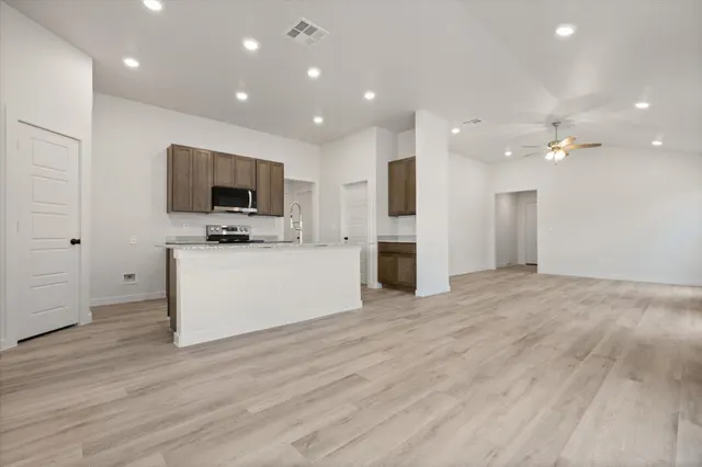 Photo 8 — 1313 Saratoga Avenue, Lubbock, TX 79416
